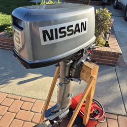 Nissan 5hp 2stroke outboard motor, short shaft, full F-N-R gearshift, excellent