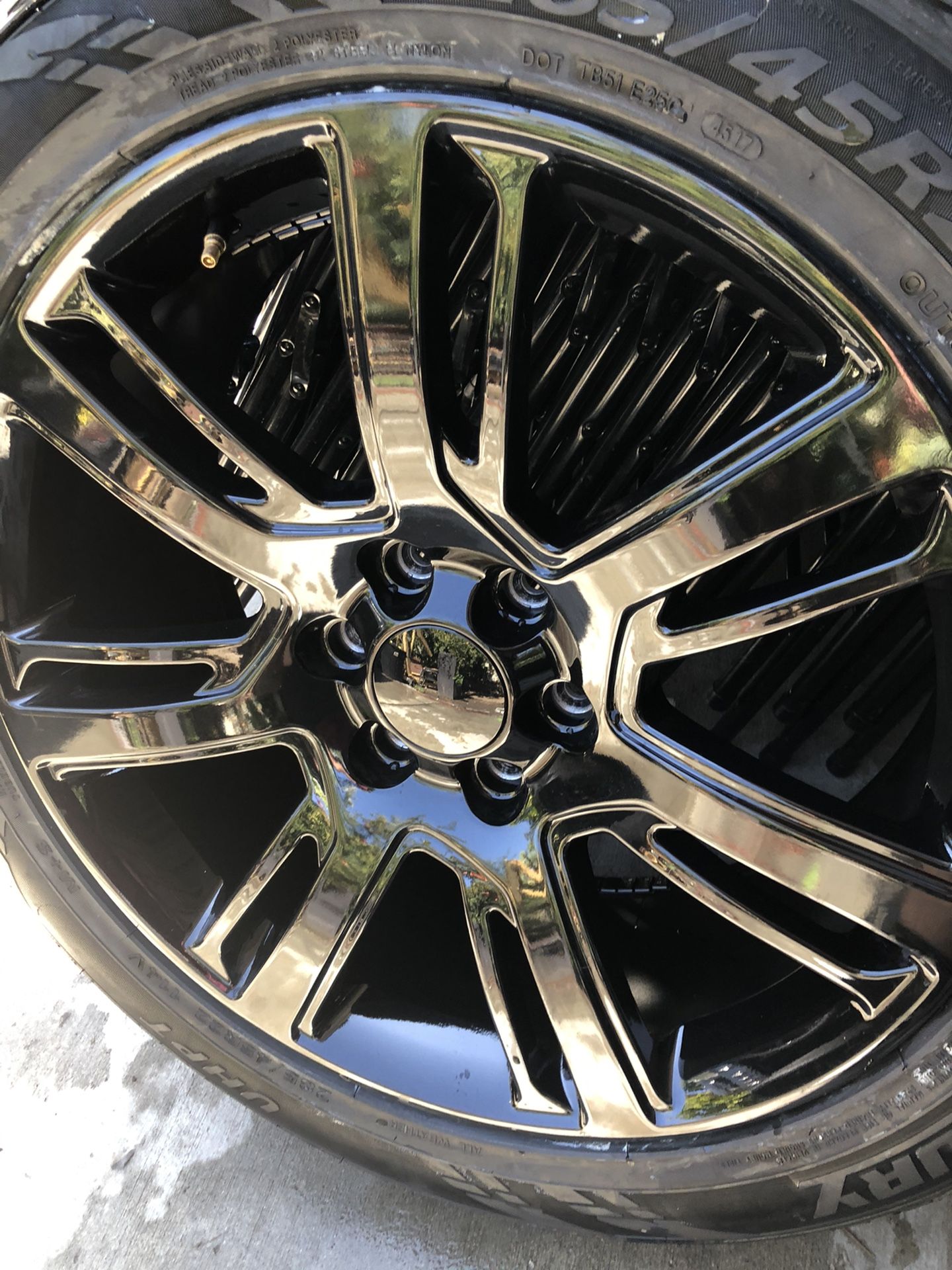 22 CADILLAC ESCALADE RIMS LIKE NEW