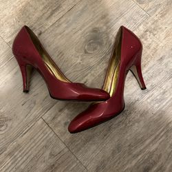 Antonio Melani Red Patent Leather Round Toe Heels
