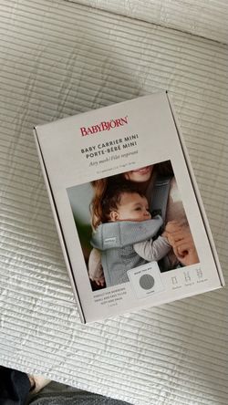 BabyBjörn Baby Carrier Mini – 3D Mesh, Gray Beige | Like New