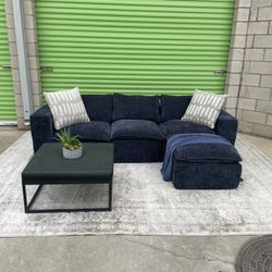 *Free Delivery* Boneless Sectional Couch Sofa