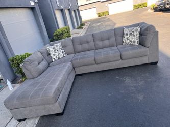 Living spaces gray sectional couch !!