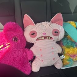 Hello, I'm currently trading Fugglers, or if you're selling any interesting ones, feel free to drop me a message, especially if they're the large ones
