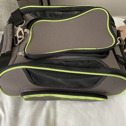 dog and small animal carrier excellent condition 