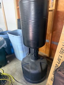 Adjustable kickboxing stand