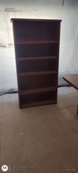 Mesa de oficina, escritorio y librero