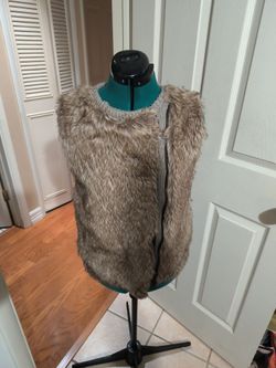 Sweater Vest , Faux fur