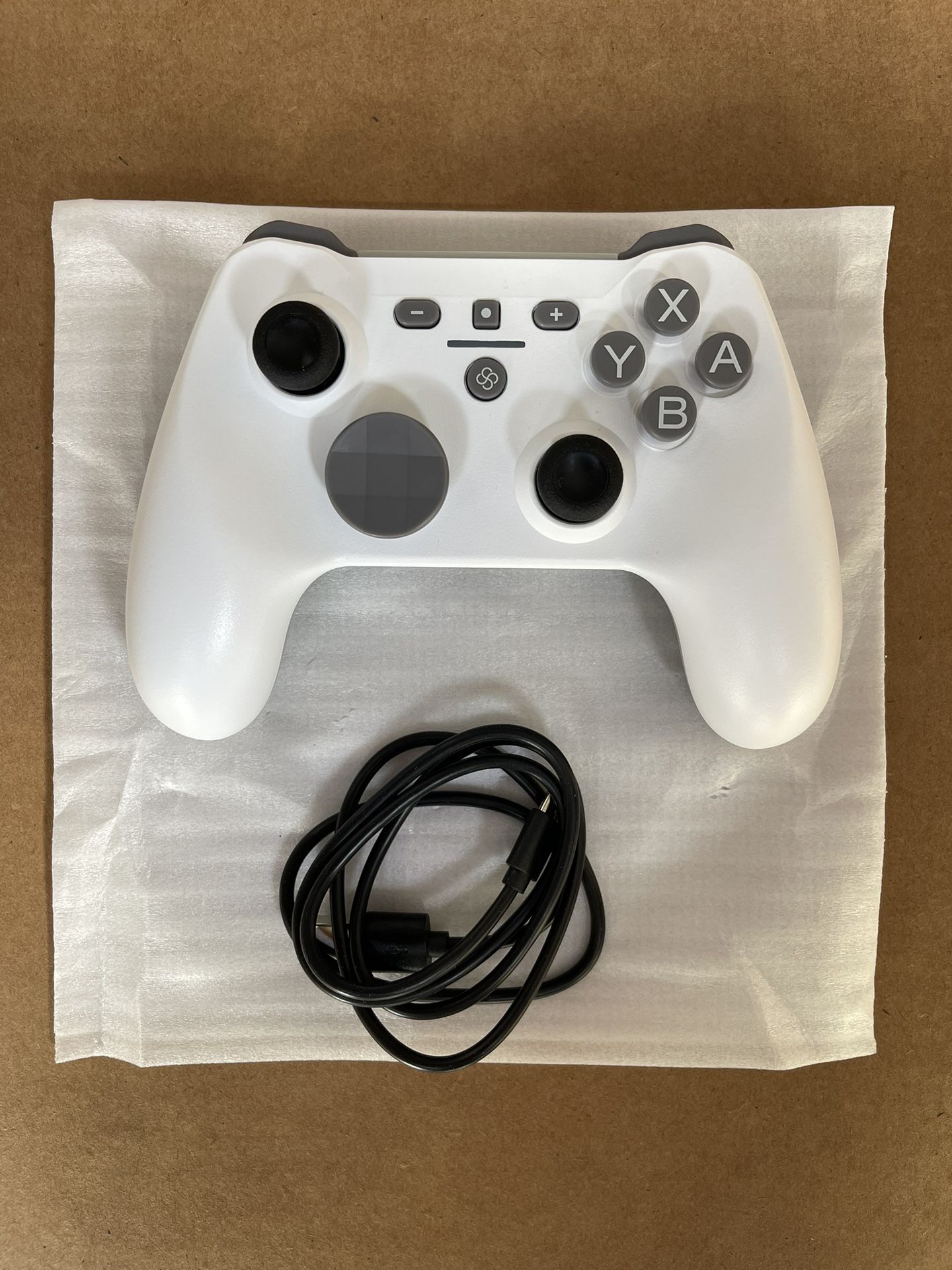 Sunwaytek Multi-Platform Controller - Playstation, Switch, XBOX, PC - Wireless White