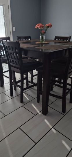 Dining table set