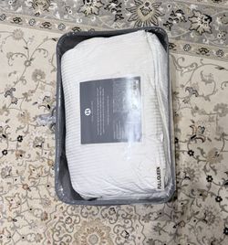 Hotel Collection Primaloft Silver Series Comforter — Full/Queen