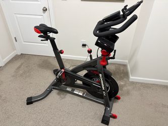 Like New Schwinn - IC4 Indoor Cycling Exercise Bike - Gray