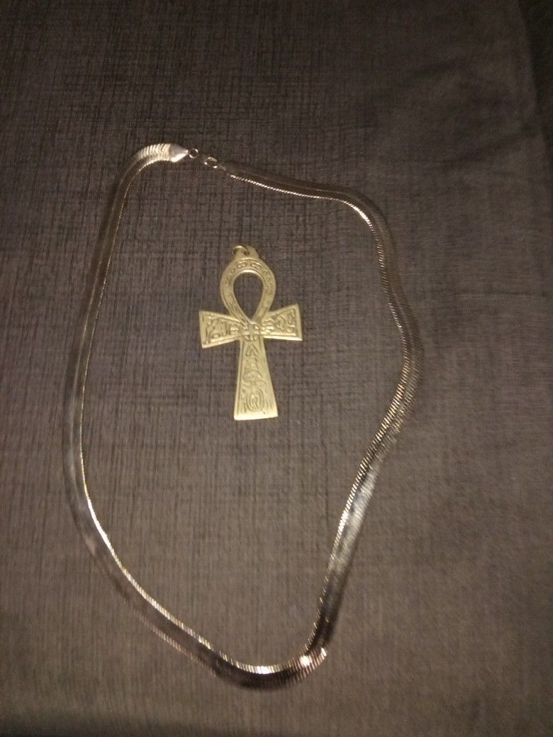 Gold Chain With Gold Pendant 