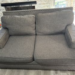 Couches/Sofas
