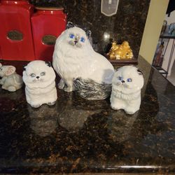 Vintage Ceramic Cats 