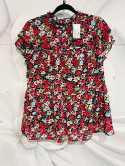 Floral multicolored ruffle sleeved top MED