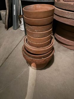Terracotta pots Small Terracotta pots