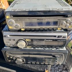 Oldschool Pioneer Stereo Headunits . Early 2000s