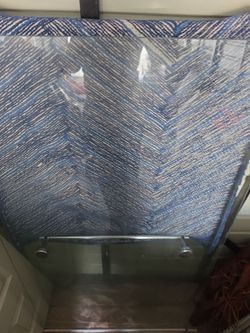 Glass shower doors for tub