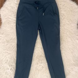 Halara Joggers-NWT
