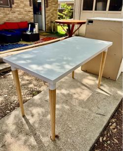 IKEA DESK