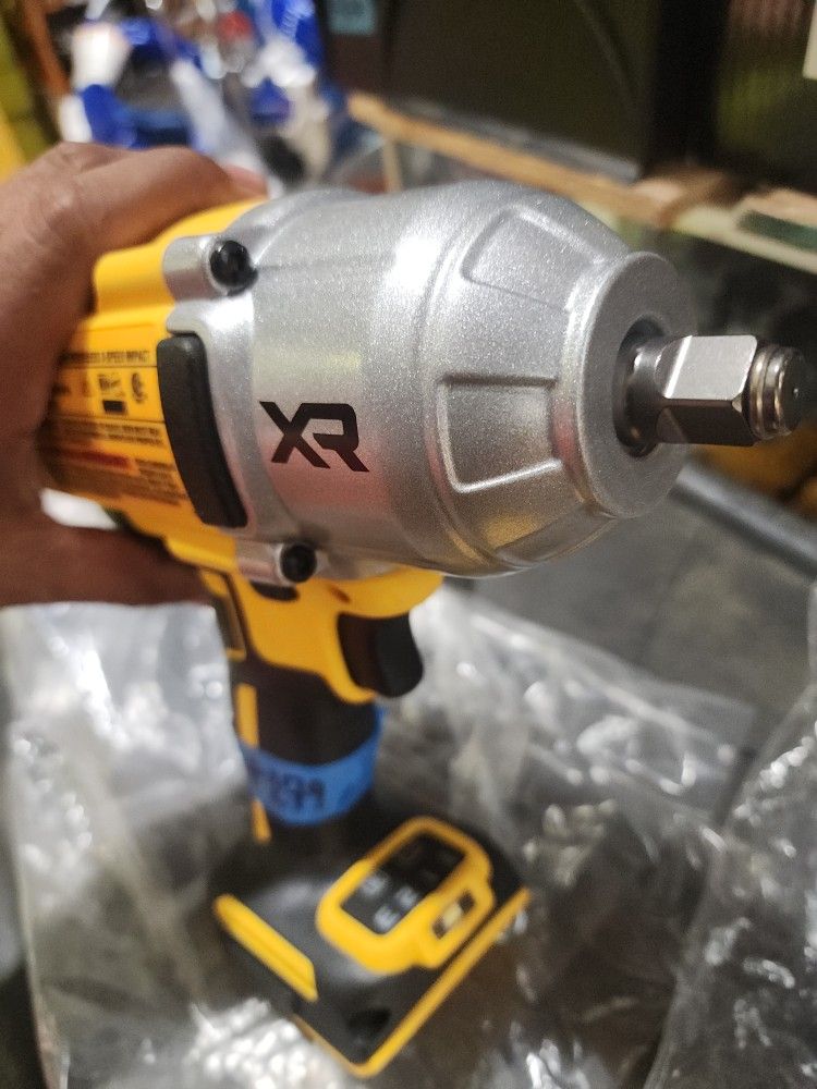 DEWALT 20V MAX XR BRUSHLESS 1400 FT LBS TORQUE IMPACT WRENCH TOOL ONLY NEW