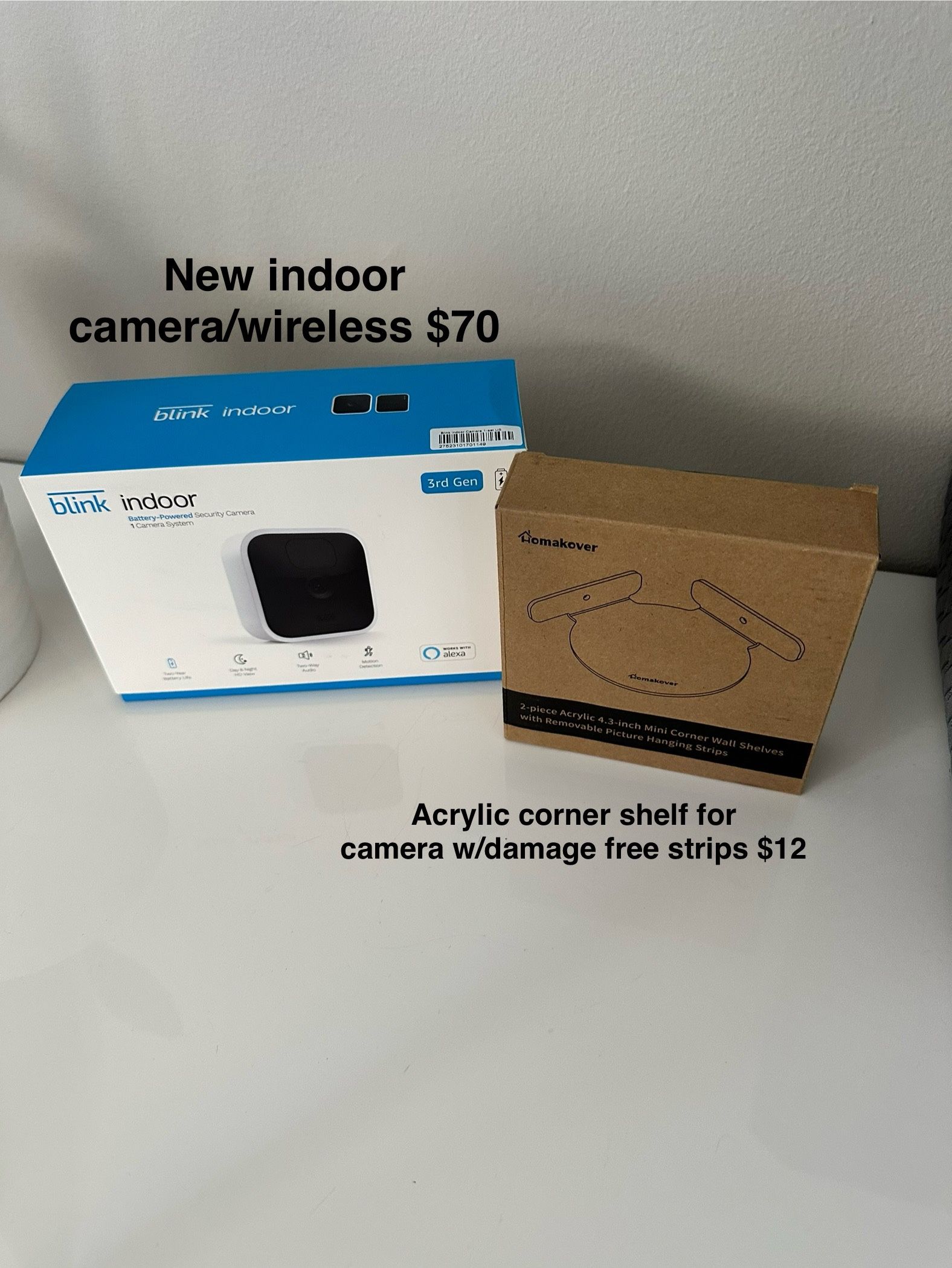 Blink Indoor Camera Wireless w/shelf - New