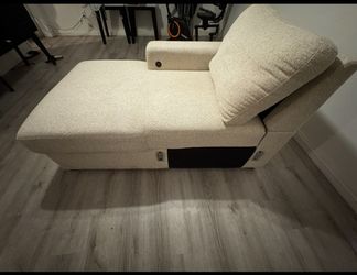 Modern Cream Boucle Chaise Lounge Sofa with Dual Storage - Excellent Condition
