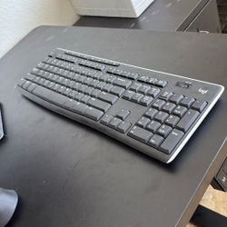 Logi Wireless keyboard