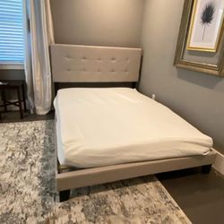 BRAND NEW QUEEN SIZE BED FRAME 