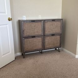 Shoe cabinet 