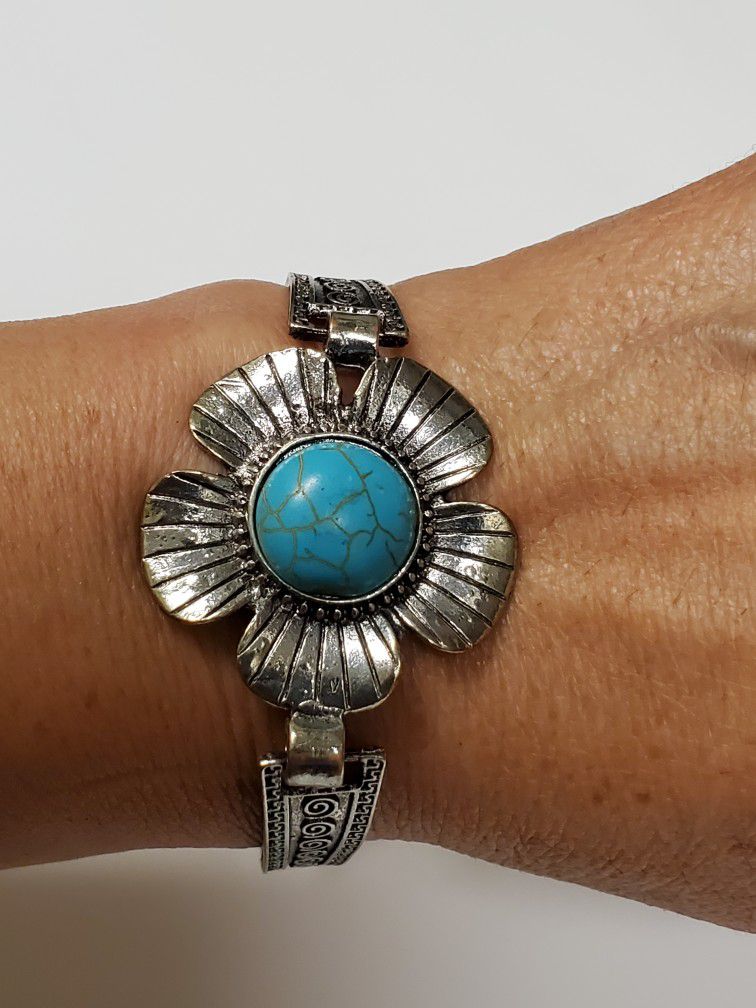 Silvertone Turquoise Flower Bracelet