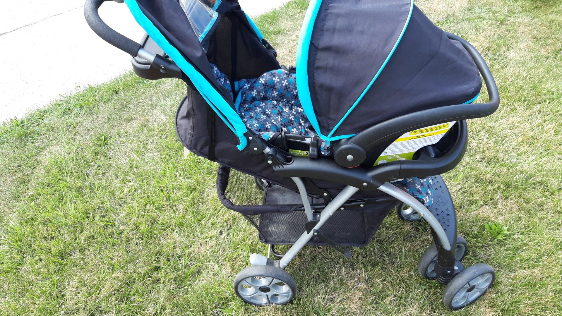 Safety 1st stroller and car seat