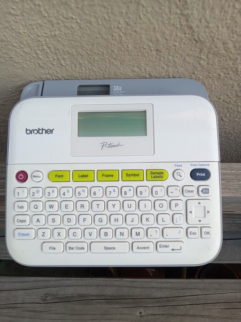 Brother PT-D400 Label Maker / Printer Office Electronics