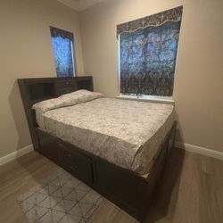 Queen Storage Bed w/ Drawers & Headboard (Solid Wood) 🔥
