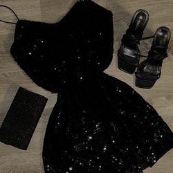 Black Sequence BodyCon Dress🤩 Heels And Purse Are Available For Sale