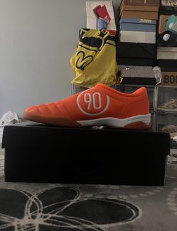 Total 90 shoes