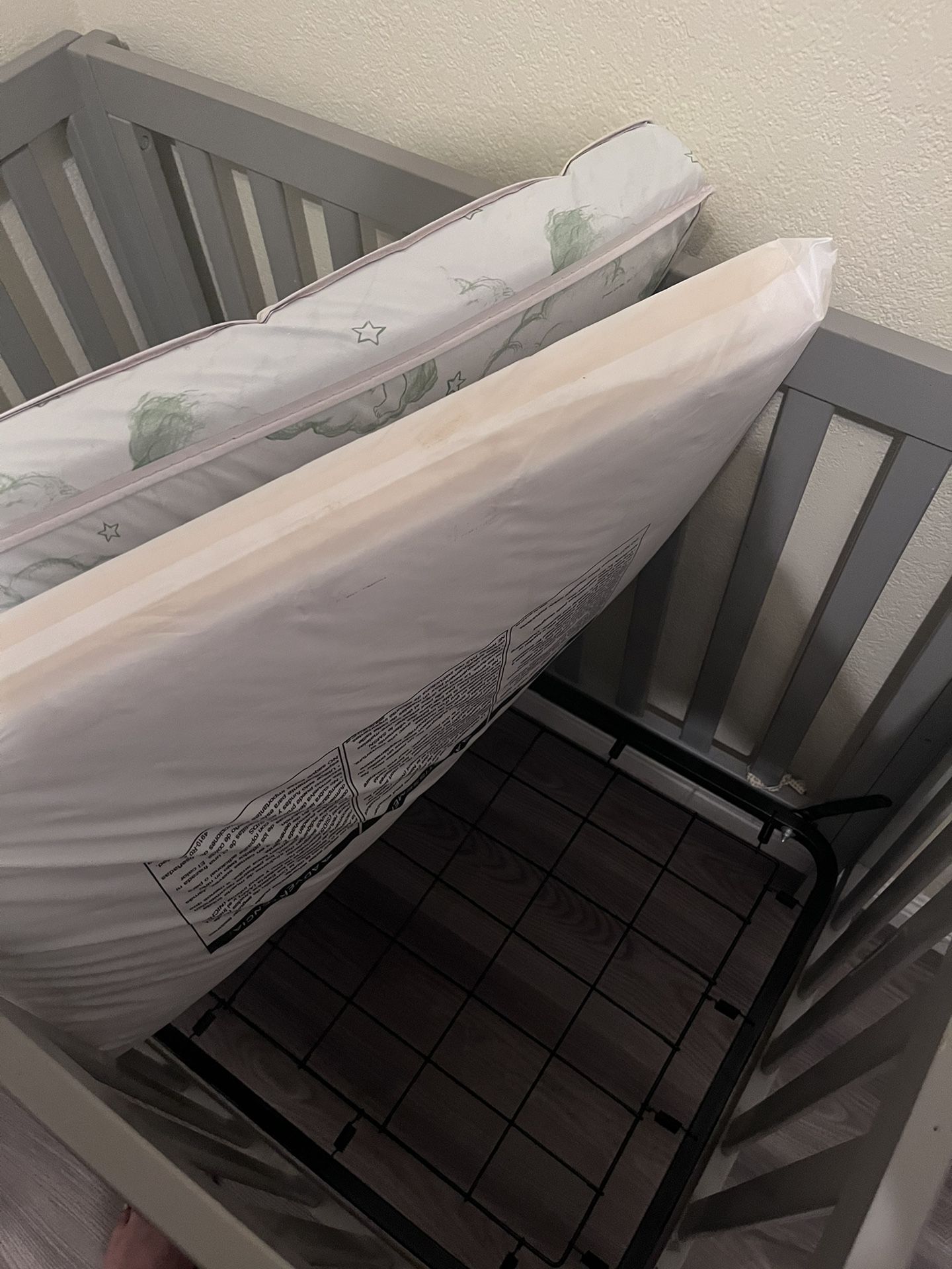 Baby crib  (Pick up only)