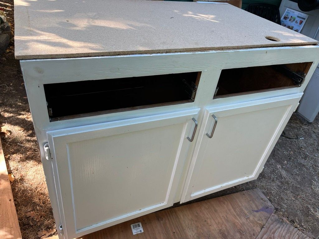 Kitchen Cabinet 