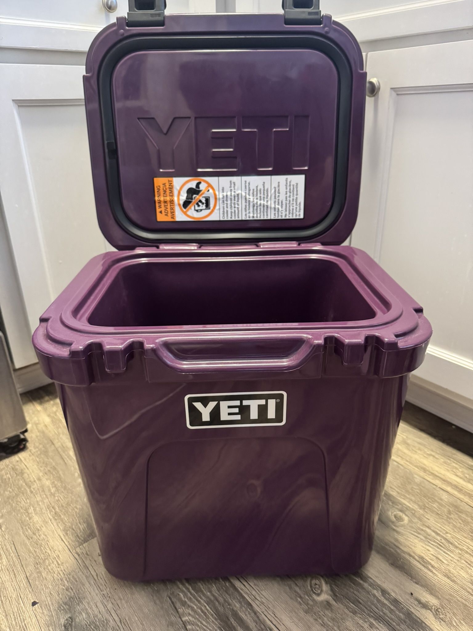YETI Cooler (Roadie Size)