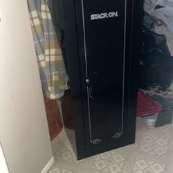 STACK ON GUN LOCKER ( locker only )