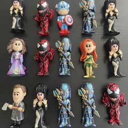 Collectible Figures 