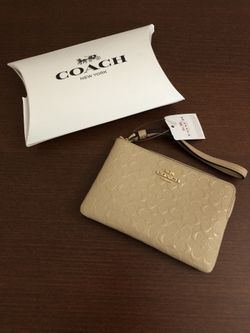 Coach Wristlet Nude