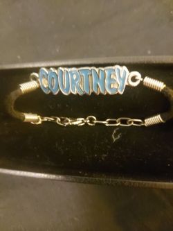 BRACELET