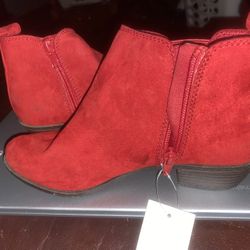 Women SO Brand 6.5 Memory Foam Sock Zip Up Red Suede Boots 