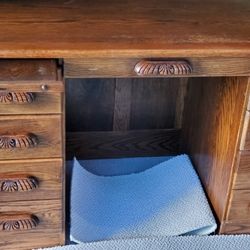 Nice Solid Wood Desk Good Condition $35Or Best Offer 