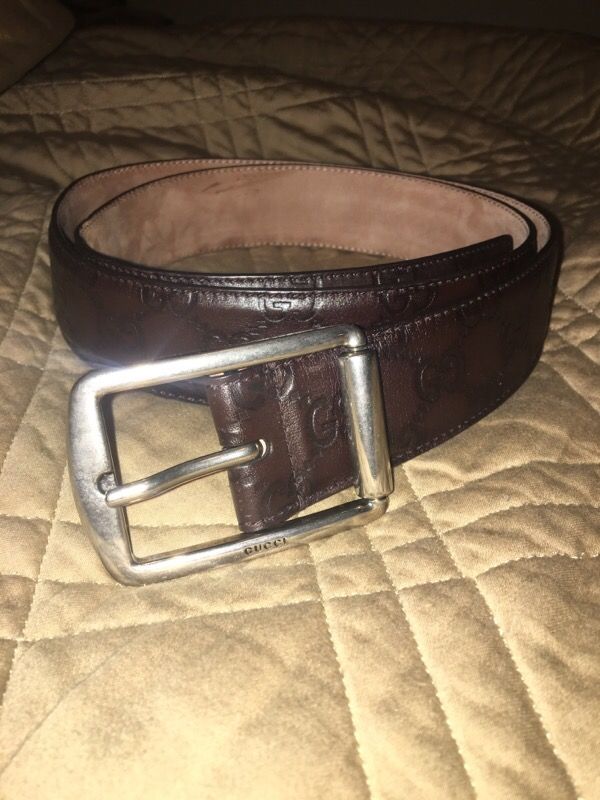 LIKE NEW Gucci leather belt!