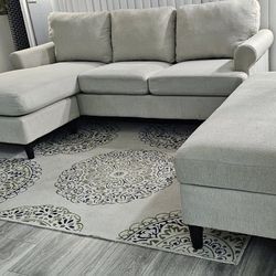 Excellent condition! 3-piece sectional sofa bed, the chaise can be placed on either side, reversible cushions, firm and comfortable, ottoman with larg