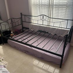 Day bed frame