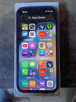 iPhone 14 with case / unlocked
