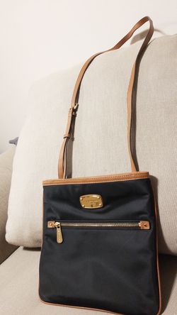 Michael kors original crossbody purse